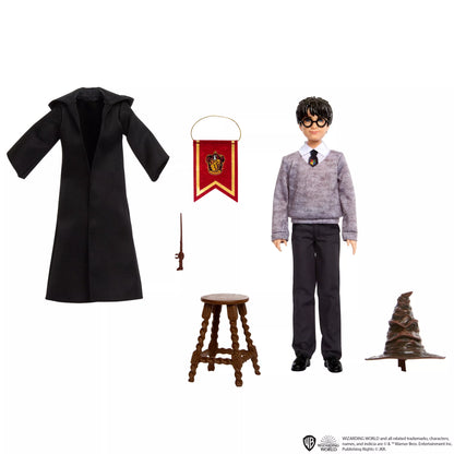 HARRY POTTER lėlė – Haris Poteris ir mago skrybėlė (HND78)