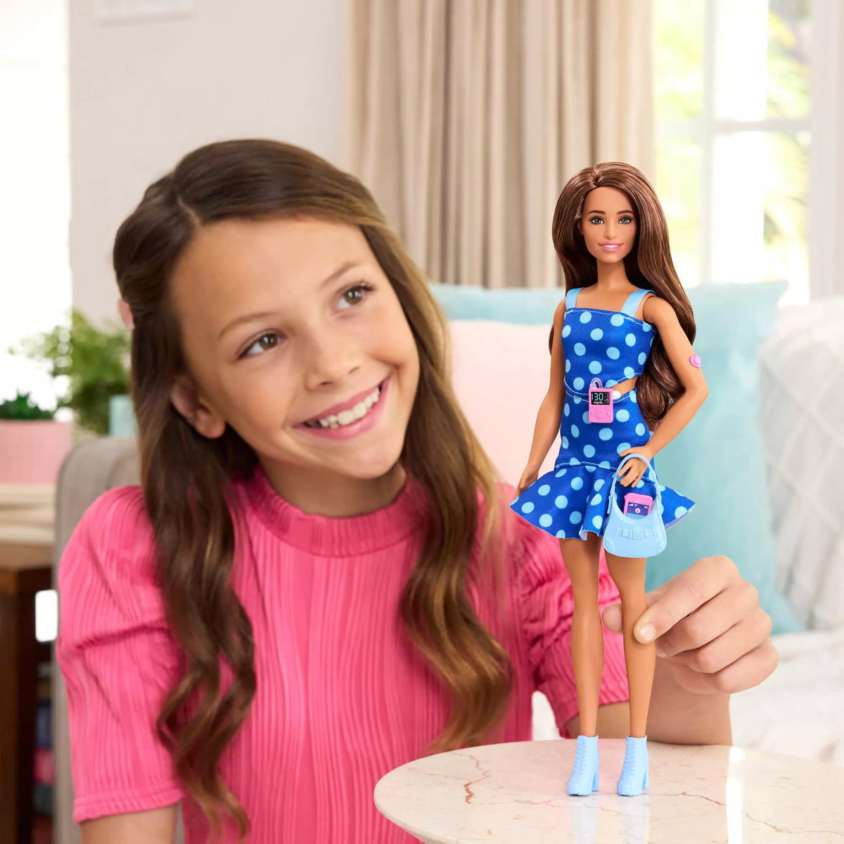 BARBIE madistė mėlyna suknele, serganti diabetu (HYT97)
