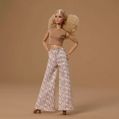 BARBIE BASICS No7 lėlė (JJX26)