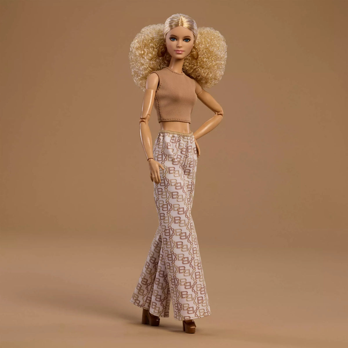 BARBIE BASICS No7 lėlė (JJX26)